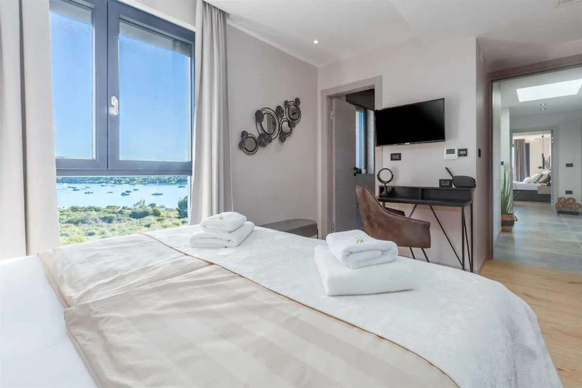 Vacay Villa Vie With Home Cinema And Spa Μεντουλίν 0*,  Κροατία