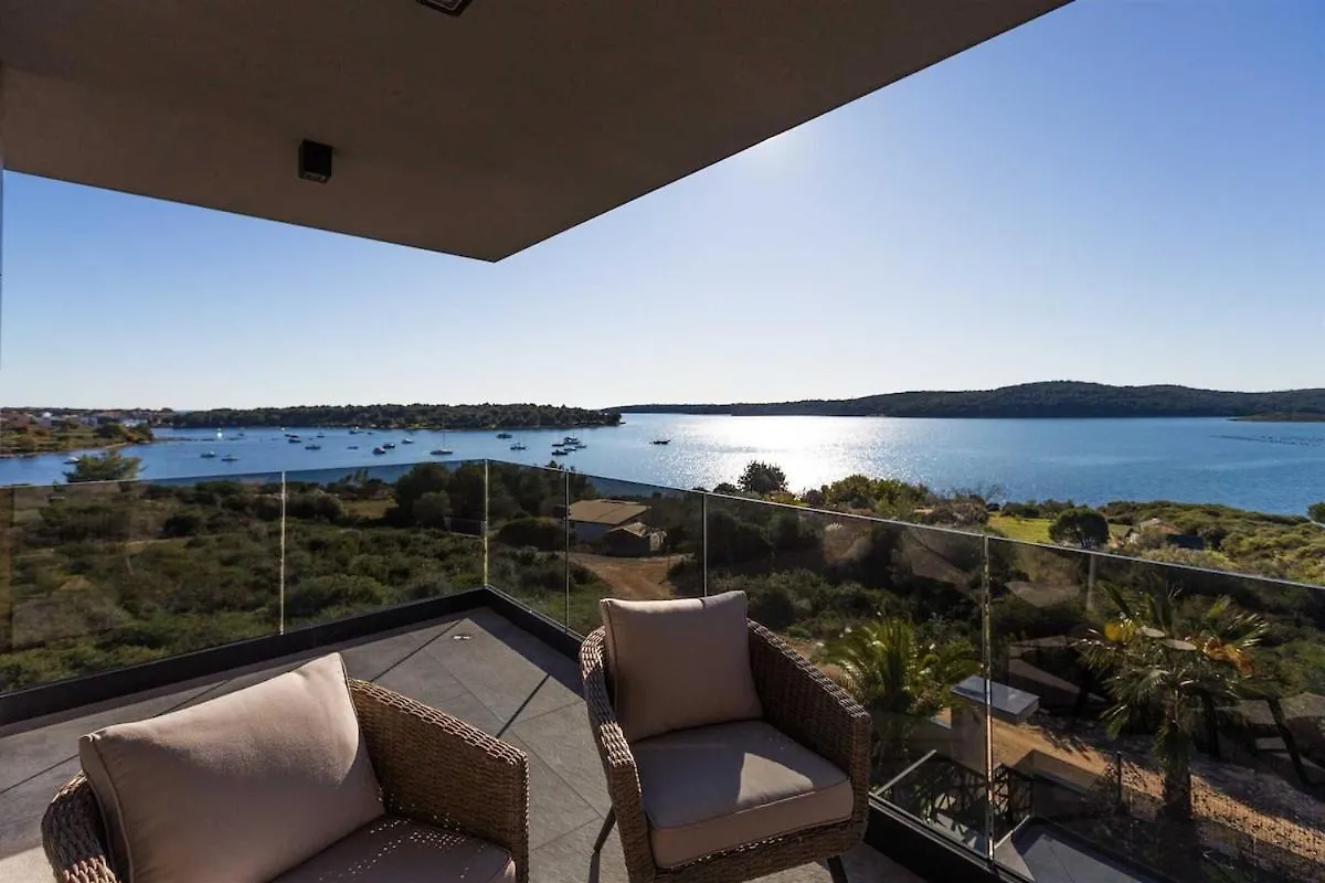Vacay Villa Vie With Home Cinema And Spa Medulin